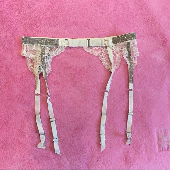NWT Victoria’s Secret Shine Strap Garter Belt in White - Picture 5 of 5
